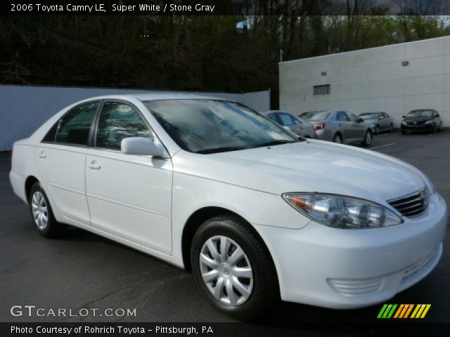 2006 Toyota Camry LE in Super White