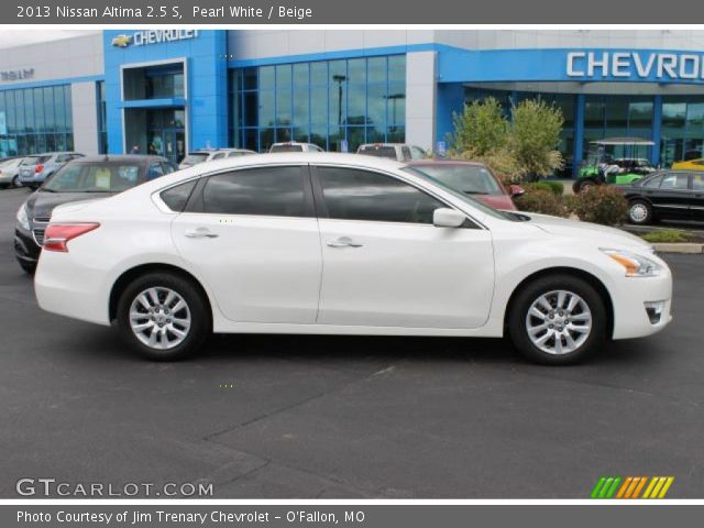 2013 Nissan Altima 2.5 S in Pearl White