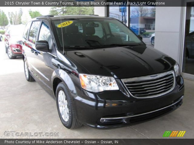 2015 Chrysler Town & Country Touring in Brilliant Black Crystal Pearl