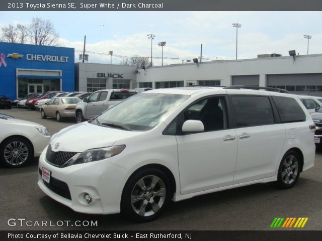 2013 Toyota Sienna SE in Super White