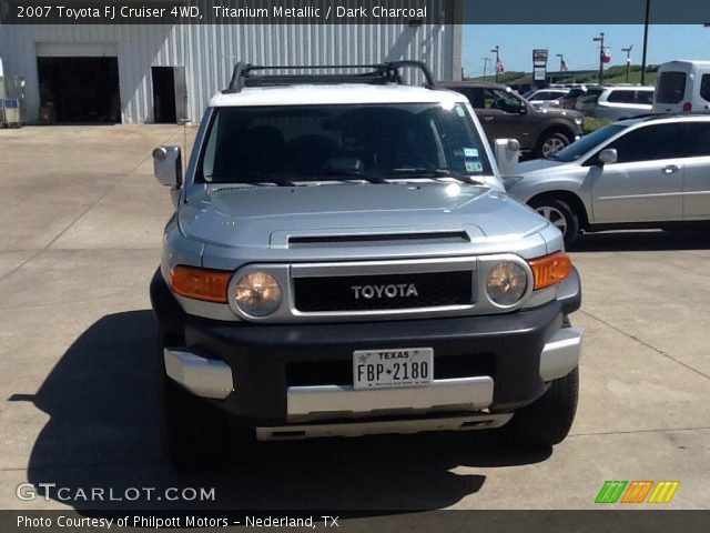 2007 Toyota FJ Cruiser 4WD in Titanium Metallic