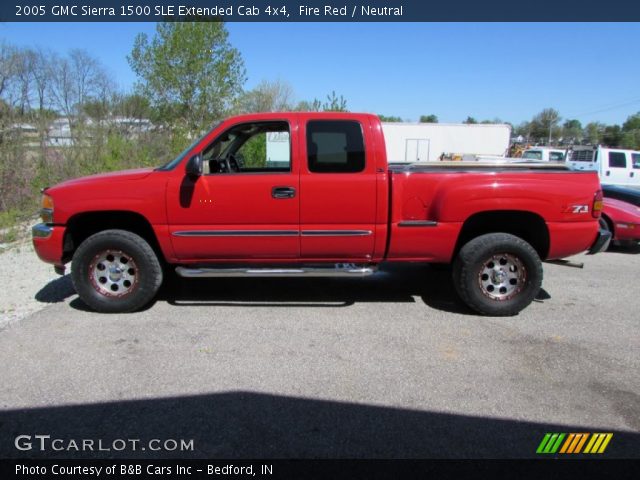 2005 GMC Sierra 1500 SLE Extended Cab 4x4 in Fire Red