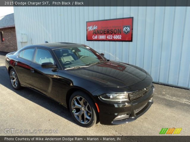 2015 Dodge Charger SXT in Pitch Black