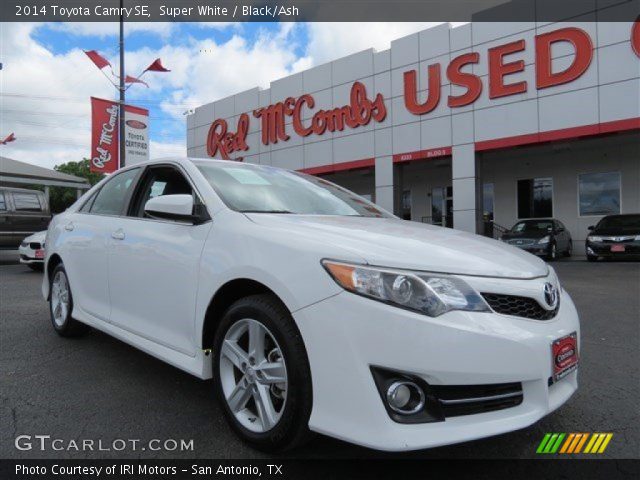 2014 Toyota Camry SE in Super White