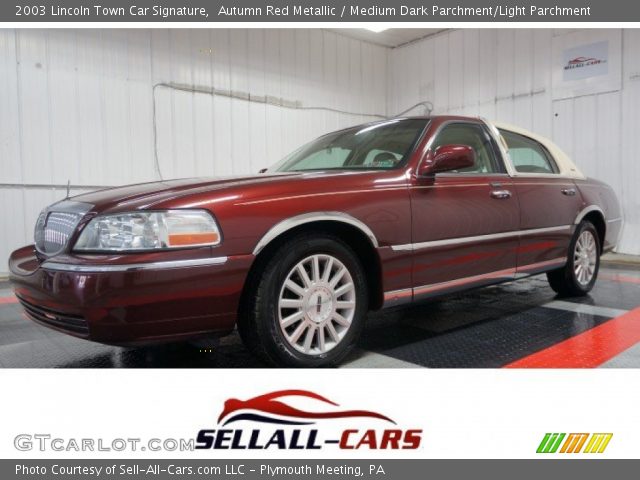 2003 Lincoln Town Car Signature in Autumn Red Metallic