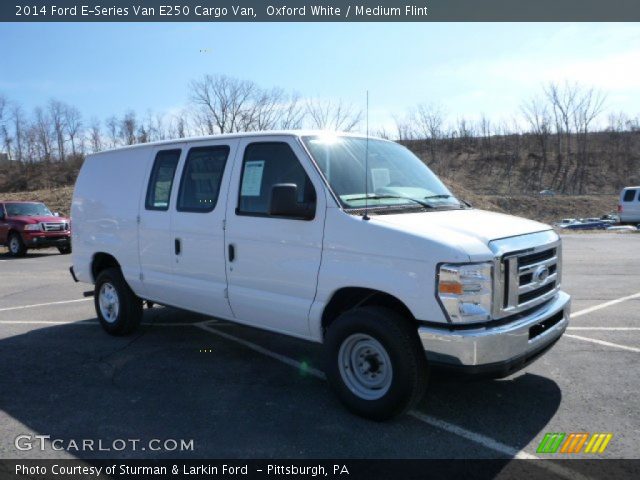 2014 Ford E-Series Van E250 Cargo Van in Oxford White