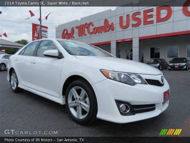 2014 Toyota Camry SE in Super White