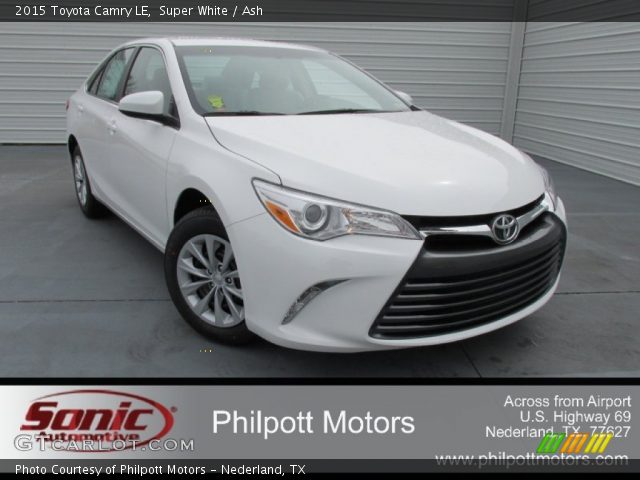 2015 Toyota Camry LE in Super White