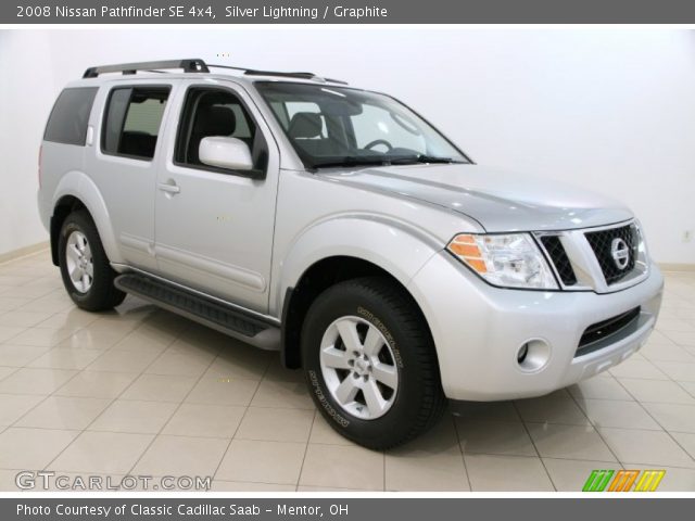 2008 Nissan Pathfinder SE 4x4 in Silver Lightning