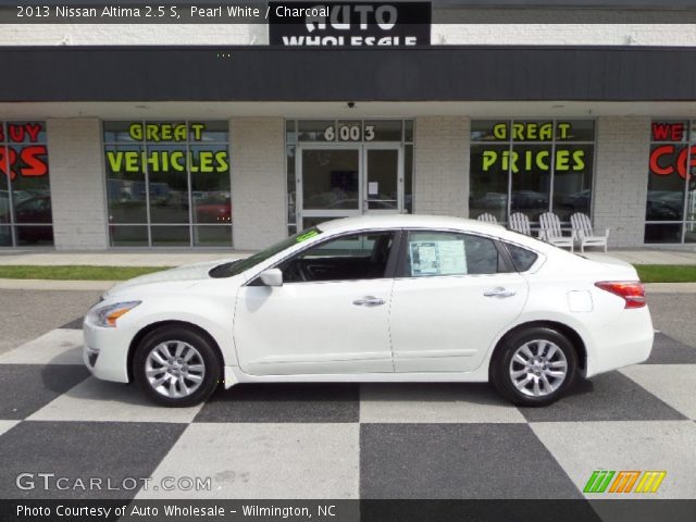 2013 Nissan Altima 2.5 S in Pearl White