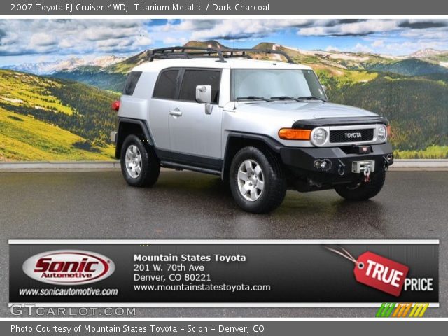 2007 Toyota FJ Cruiser 4WD in Titanium Metallic