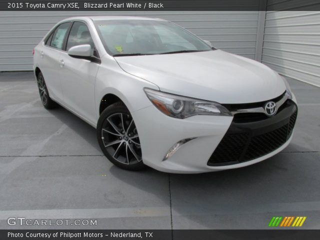 2015 Toyota Camry XSE in Blizzard Pearl White