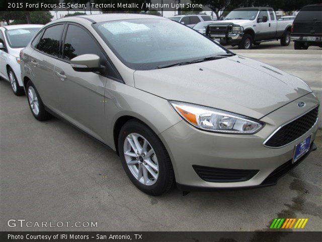 2015 Ford Focus SE Sedan in Tectonic Metallic