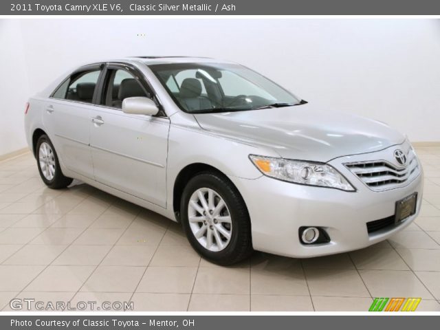 2011 Toyota Camry XLE V6 in Classic Silver Metallic