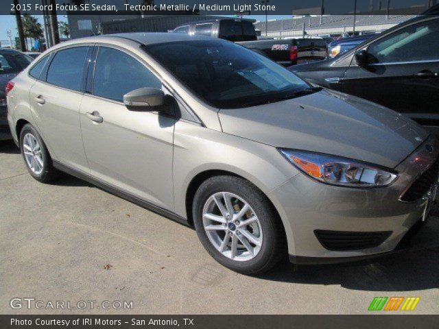 2015 Ford Focus SE Sedan in Tectonic Metallic