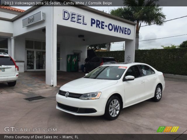 2013 Volkswagen Jetta SE Sedan in Candy White