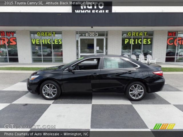 2015 Toyota Camry SE in Attitude Black Metallic