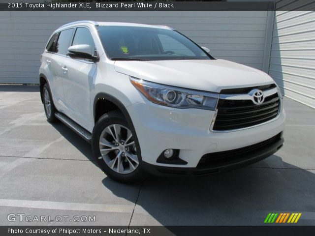 2015 Toyota Highlander XLE in Blizzard Pearl White