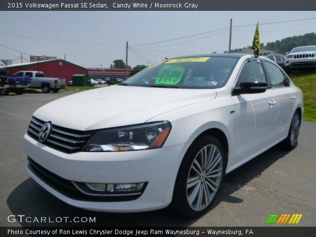 2015 Volkswagen Passat SE Sedan in Candy White