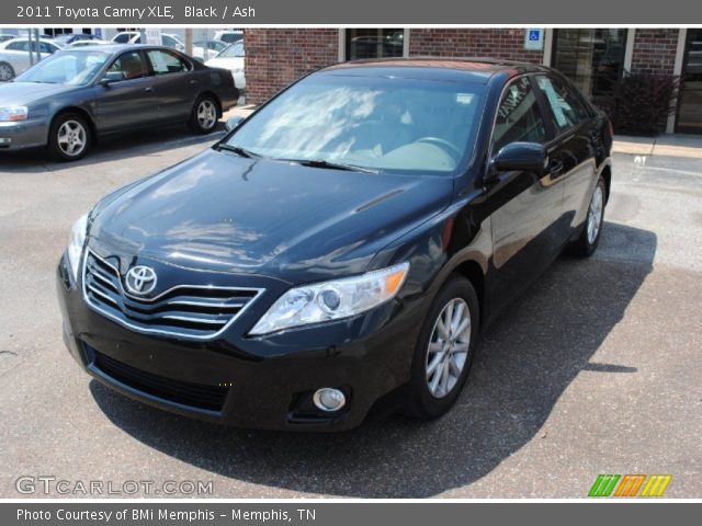 2011 Toyota Camry XLE in Black