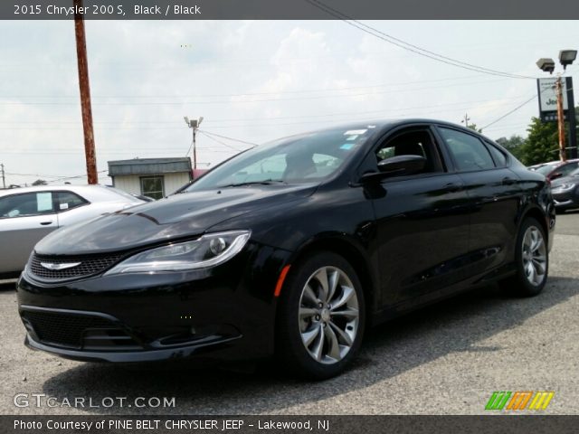 2015 Chrysler 200 S in Black