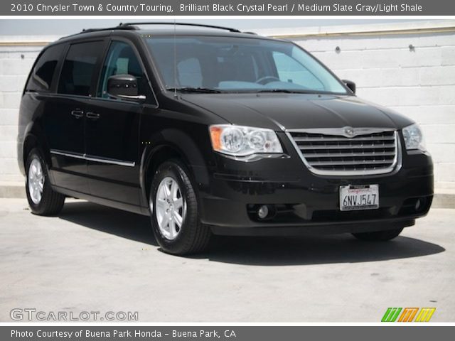 2010 Chrysler Town & Country Touring in Brilliant Black Crystal Pearl