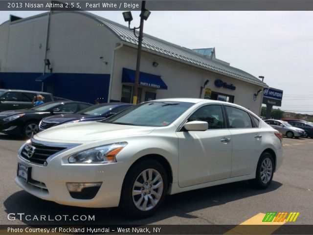 2013 Nissan Altima 2.5 S in Pearl White