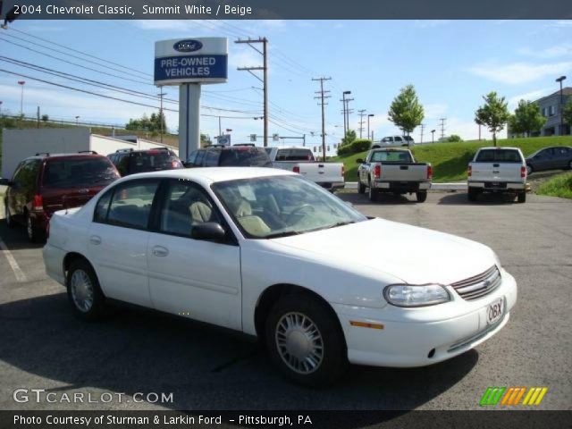 2004 Chevrolet Classic  in Summit White