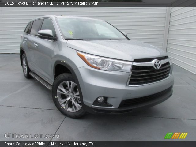 2015 Toyota Highlander LE in Silver Sky Metallic