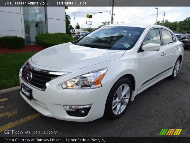 2015 Nissan Altima 2.5 SV in Pearl White