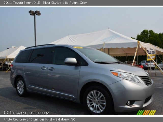 2011 Toyota Sienna XLE in Silver Sky Metallic