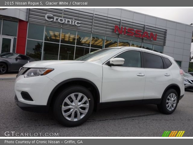 2015 Nissan Rogue S in Glacier White