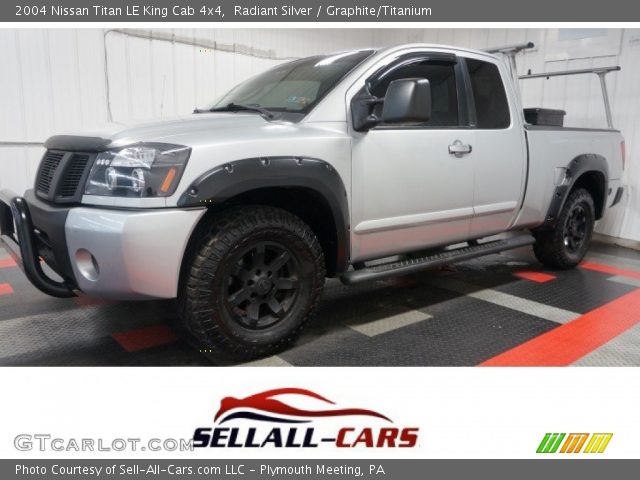 2004 Nissan Titan LE King Cab 4x4 in Radiant Silver