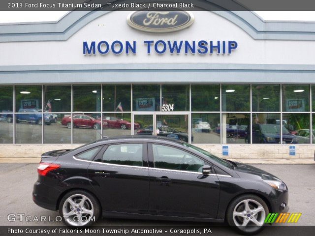 2013 Ford Focus Titanium Sedan in Tuxedo Black