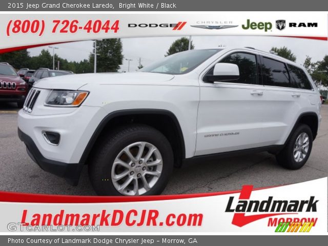 2015 Jeep Grand Cherokee Laredo in Bright White