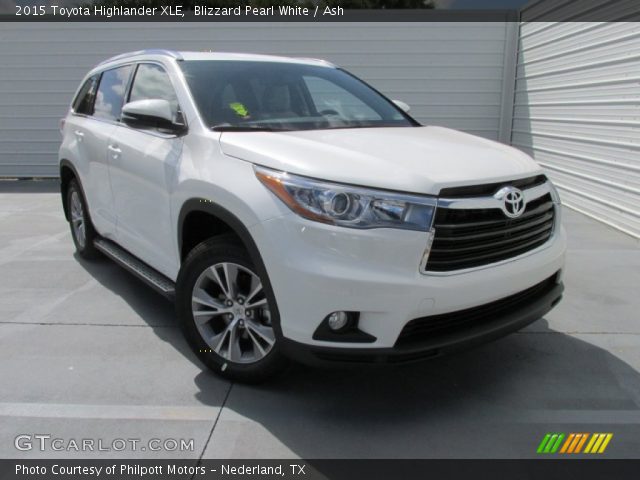 2015 Toyota Highlander XLE in Blizzard Pearl White