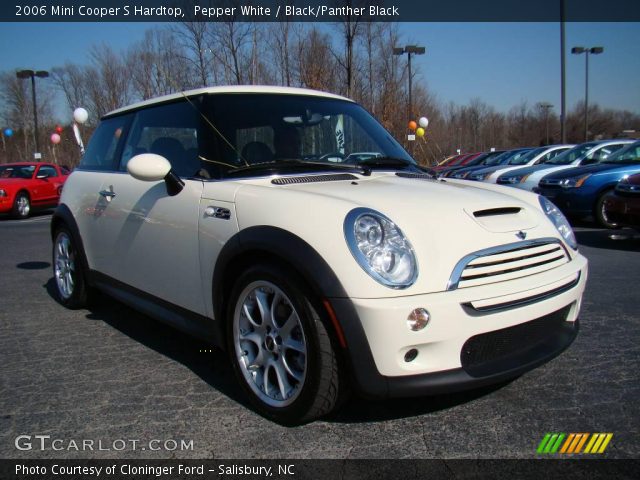 2006 Mini Cooper S Hardtop in Pepper White