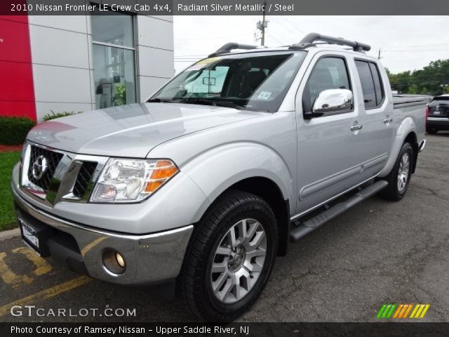 2010 Nissan Frontier LE Crew Cab 4x4 in Radiant Silver Metallic
