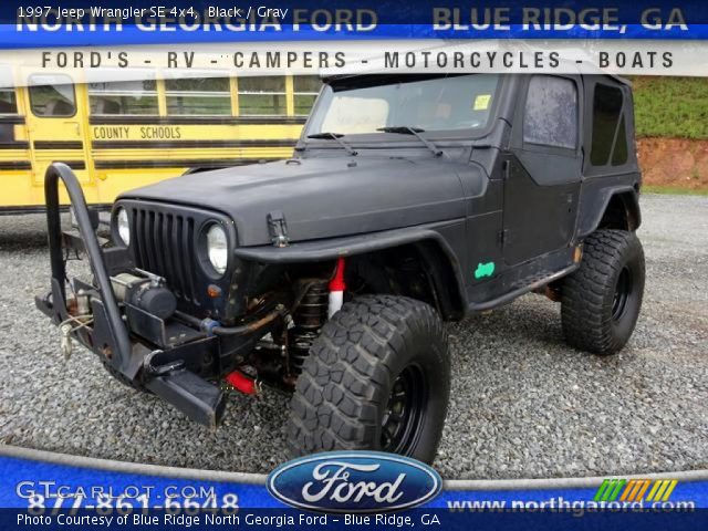 1997 Jeep Wrangler SE 4x4 in Black