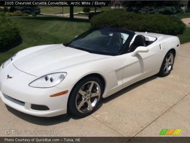 2005 Chevrolet Corvette Convertible in Arctic White
