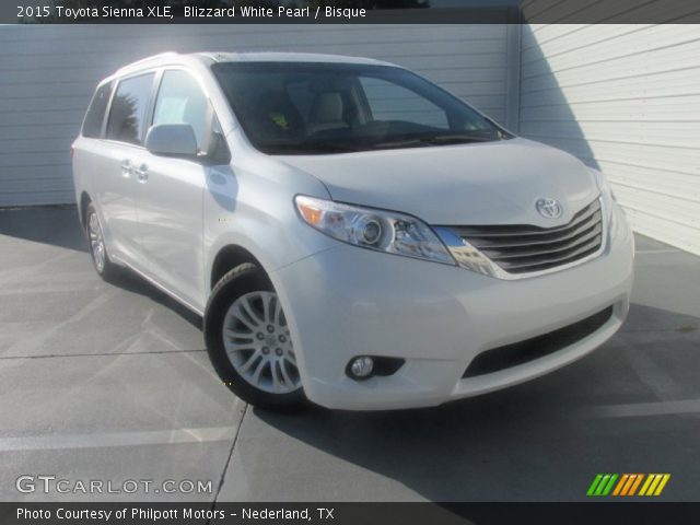 2015 Toyota Sienna XLE in Blizzard White Pearl
