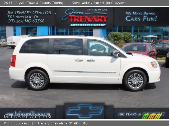 2013 Chrysler Town & Country Touring - L in Stone White