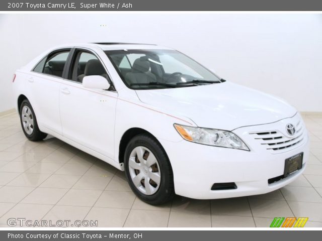 2007 Toyota Camry LE in Super White