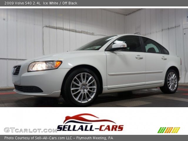 2009 Volvo S40 2.4i in Ice White