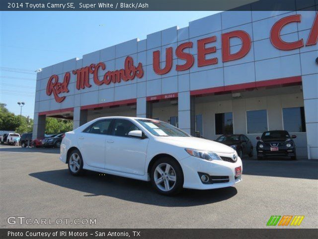 2014 Toyota Camry SE in Super White