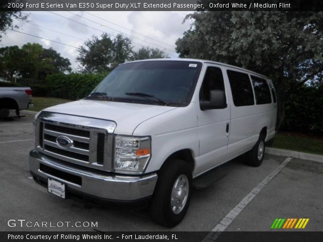 2009 Ford E Series Van E350 Super Duty XLT Extended Passenger in Oxford White