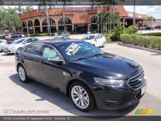 2015 Ford Taurus Limited in Tuxedo Black Metallic