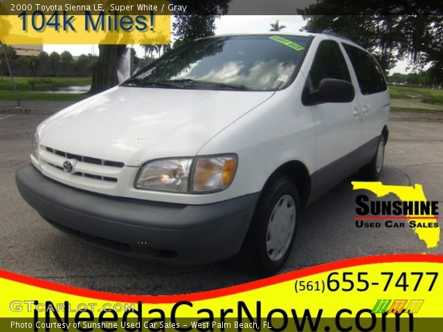 2000 Toyota Sienna LE in Super White