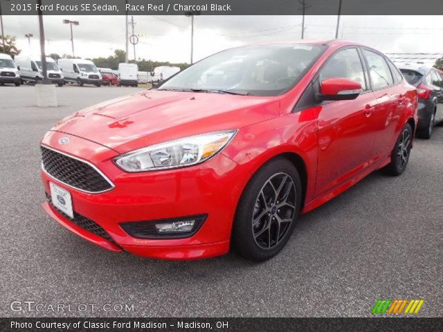 2015 Ford Focus SE Sedan in Race Red