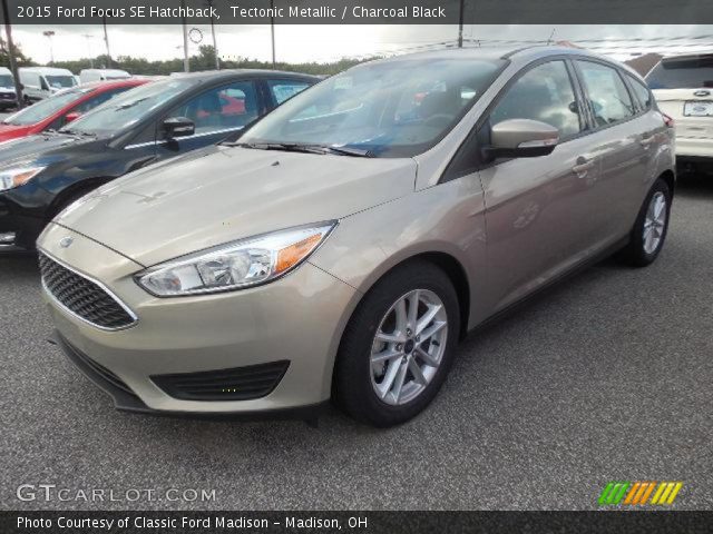 2015 Ford Focus SE Hatchback in Tectonic Metallic